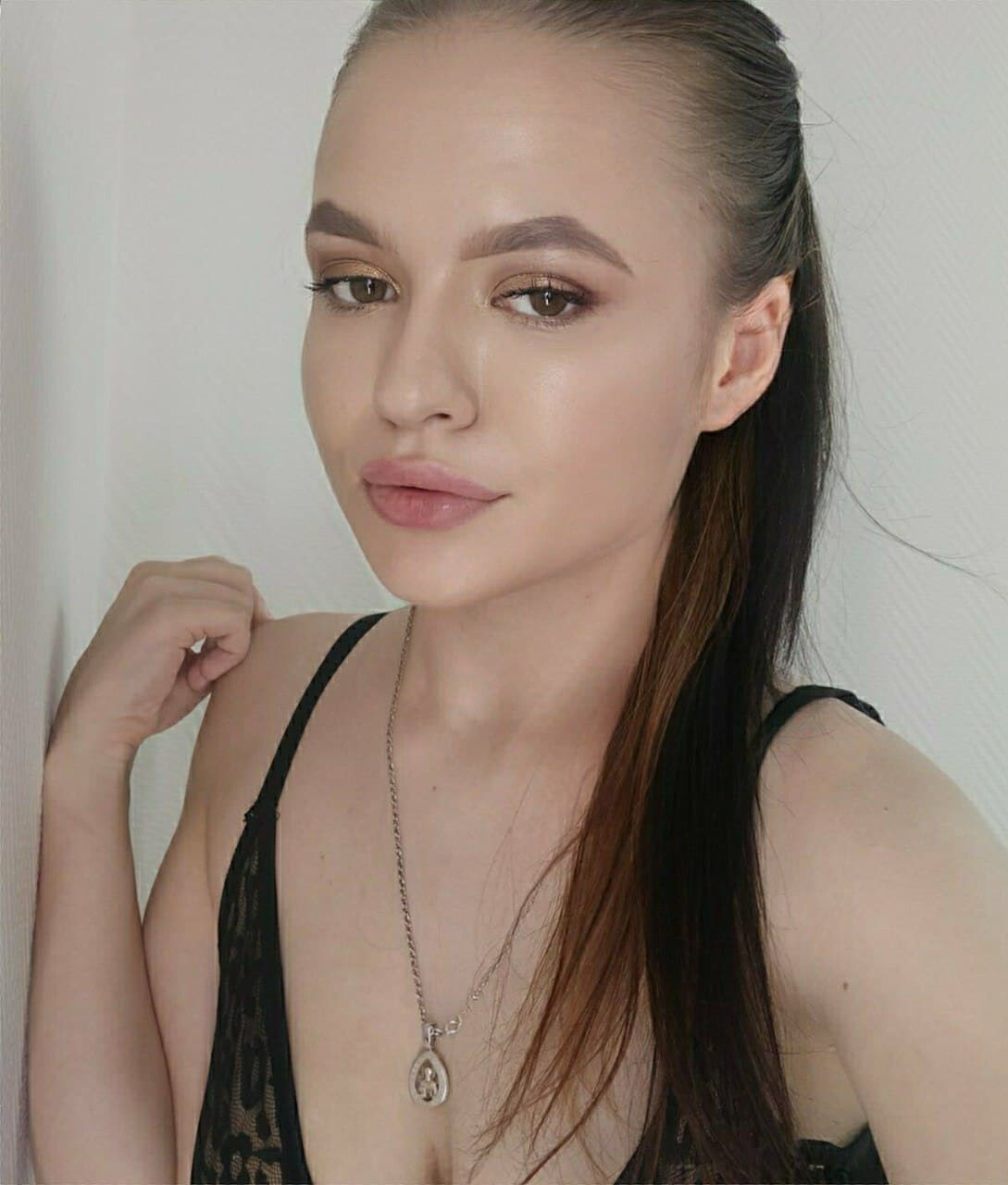 Проститутка Питера Вика с 3 размером груди предлагает интим услуги у метро Маяковская  +7(981)136-33-84 