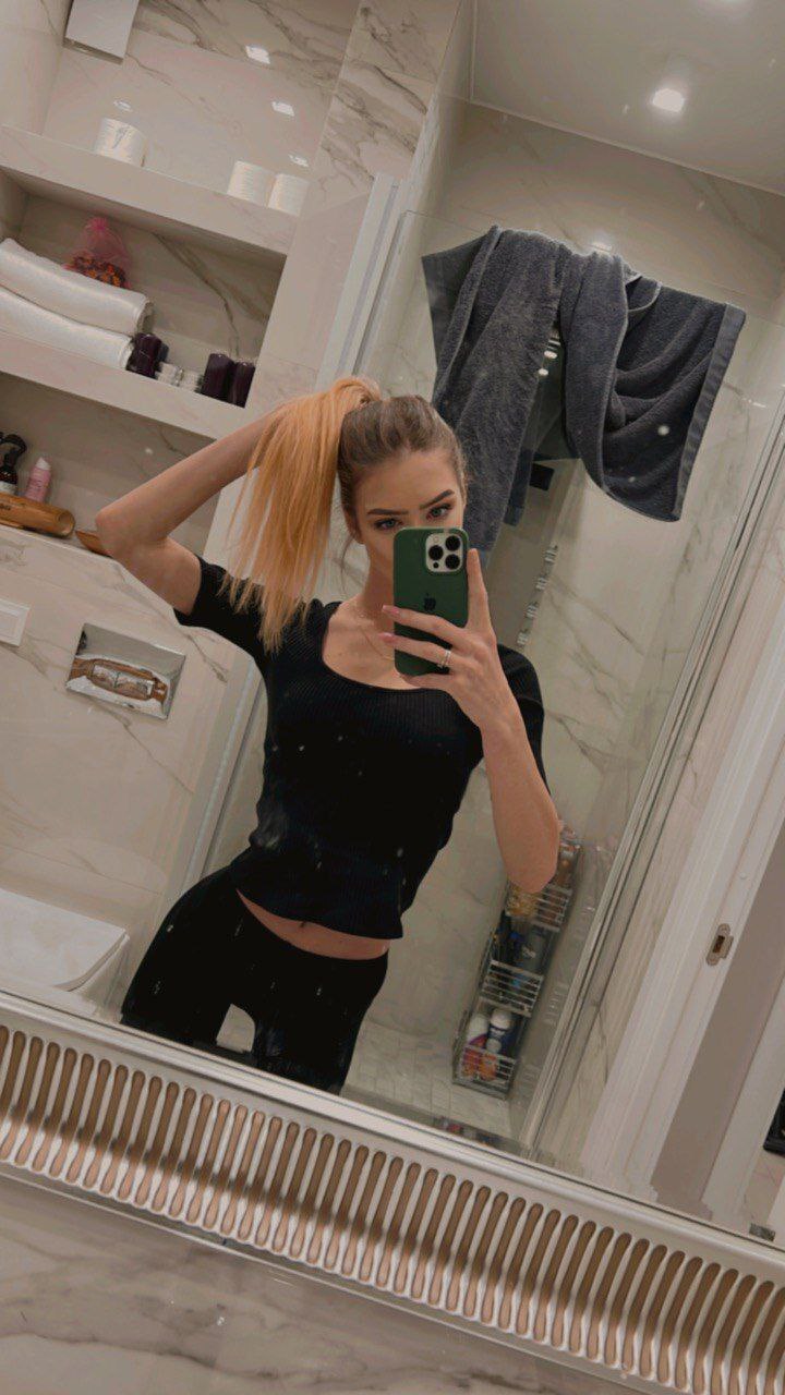 Индивидуалка Питера Валерия  с 3 размером груди предлагает интим услуги у метро Бухарестская  +7(981)155-42-85 