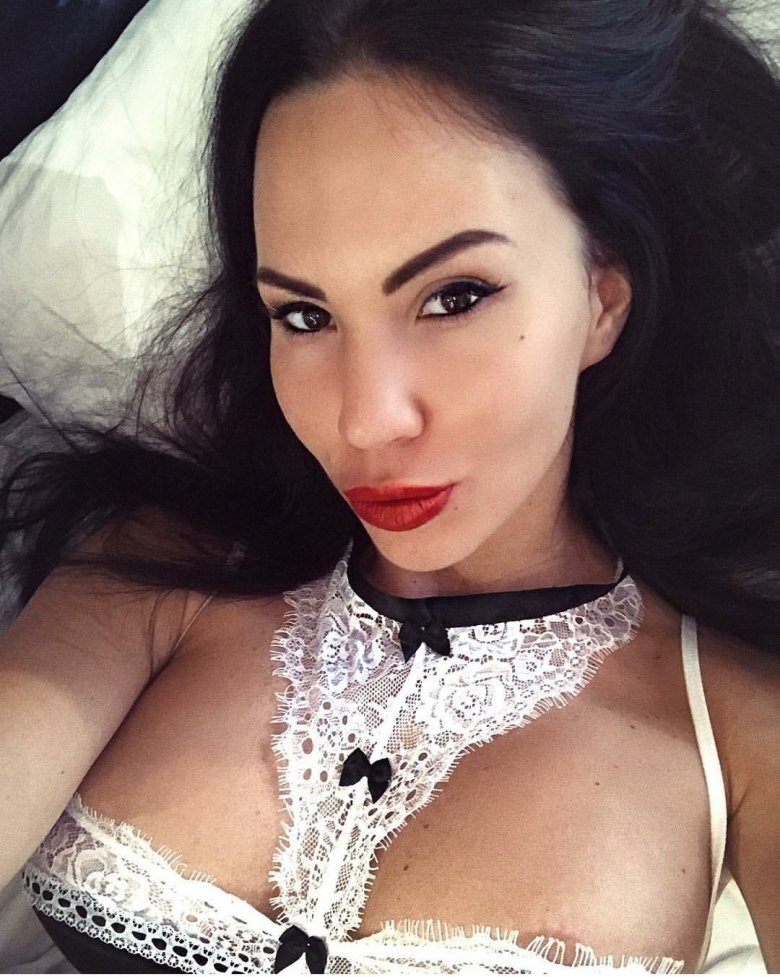 Проститутка Питера Катя с 4 размером груди предлагает интим услуги у метро Петроградская  +7(911)737-42-93 